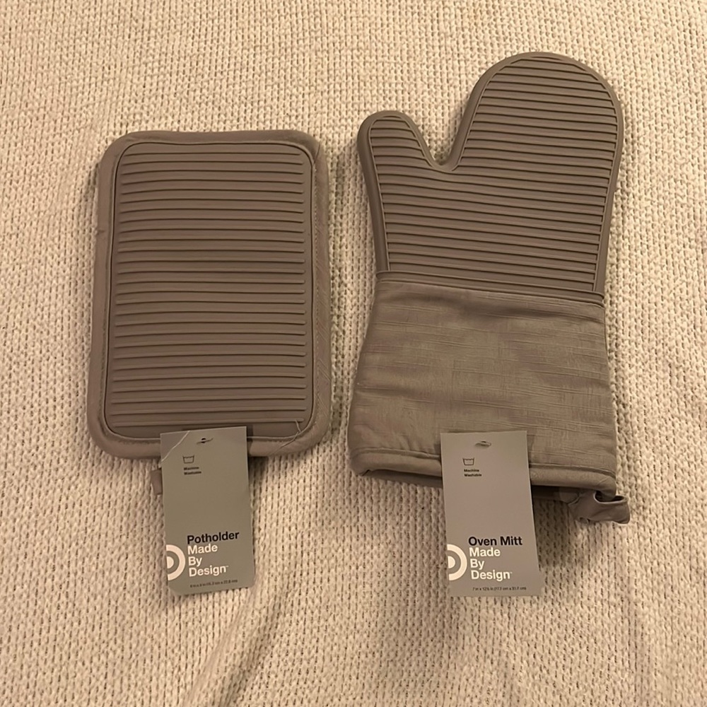 Target oven mitt and potholder nwt